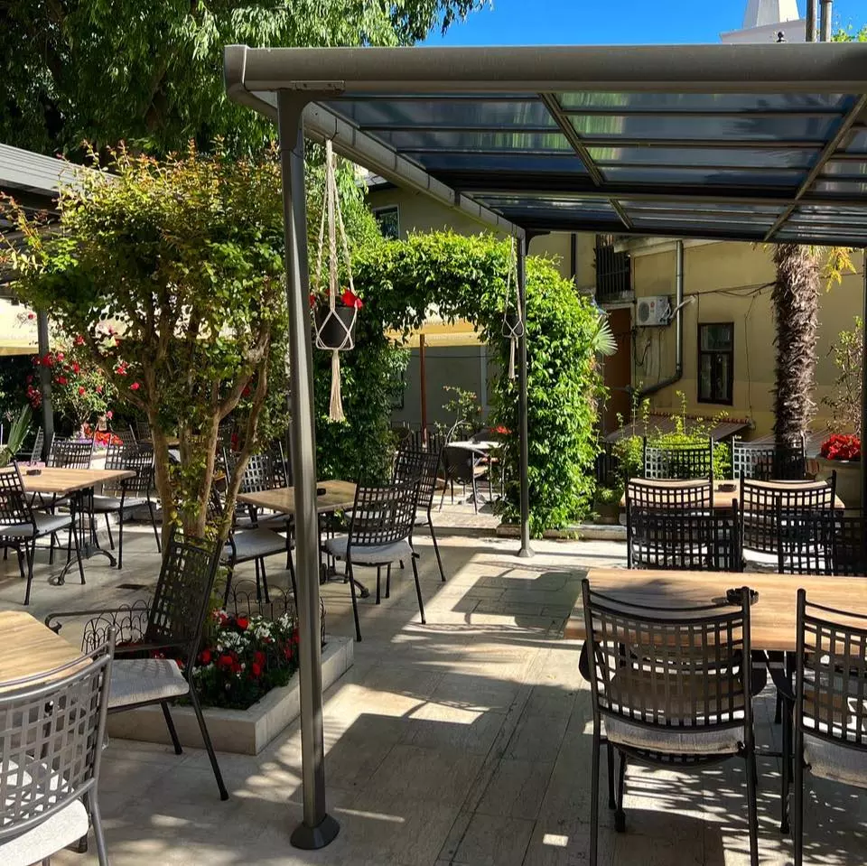 Kavana s doručkom, slastice Lovran, Hrvatska