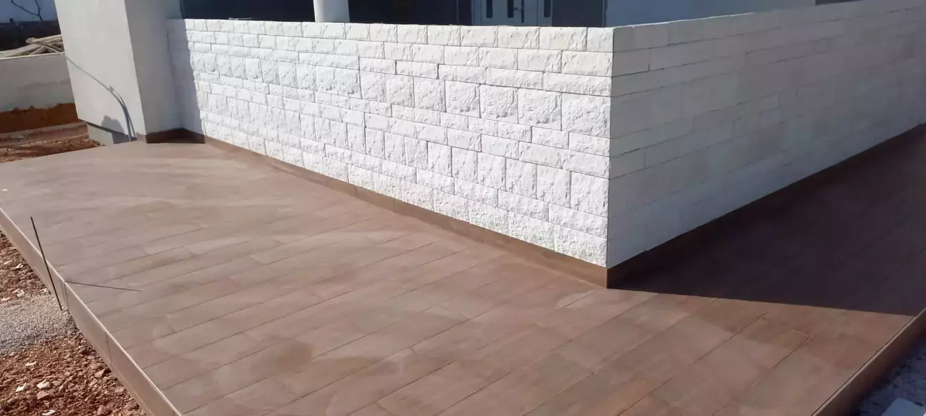 Keramičarski radovi u gradu Karlovcu, Hrvatska