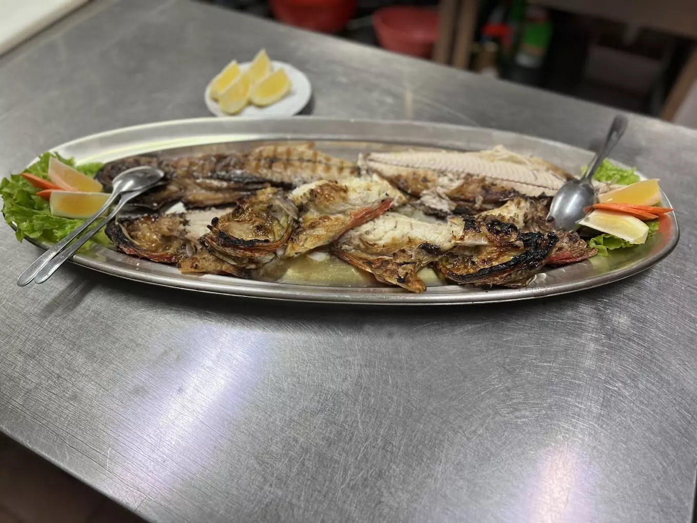 Janjetina, teletina, hobotnica ispod peke Janjetina, teletina, hobotnica ispod peke, Dubrovnik, RH