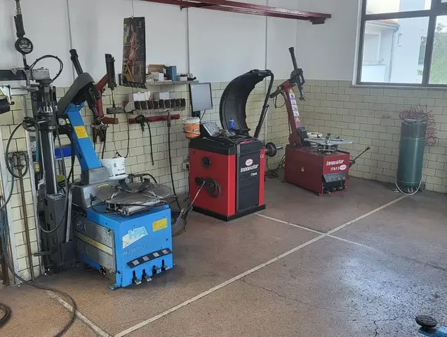 Kompletni servis auta Kaštel Stari, Hrvatska