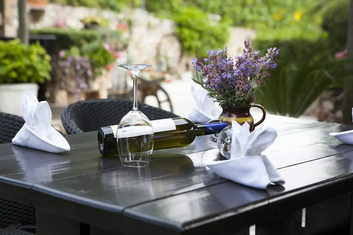 Konoba,ribljiimesnispecijaliteti,Bol3