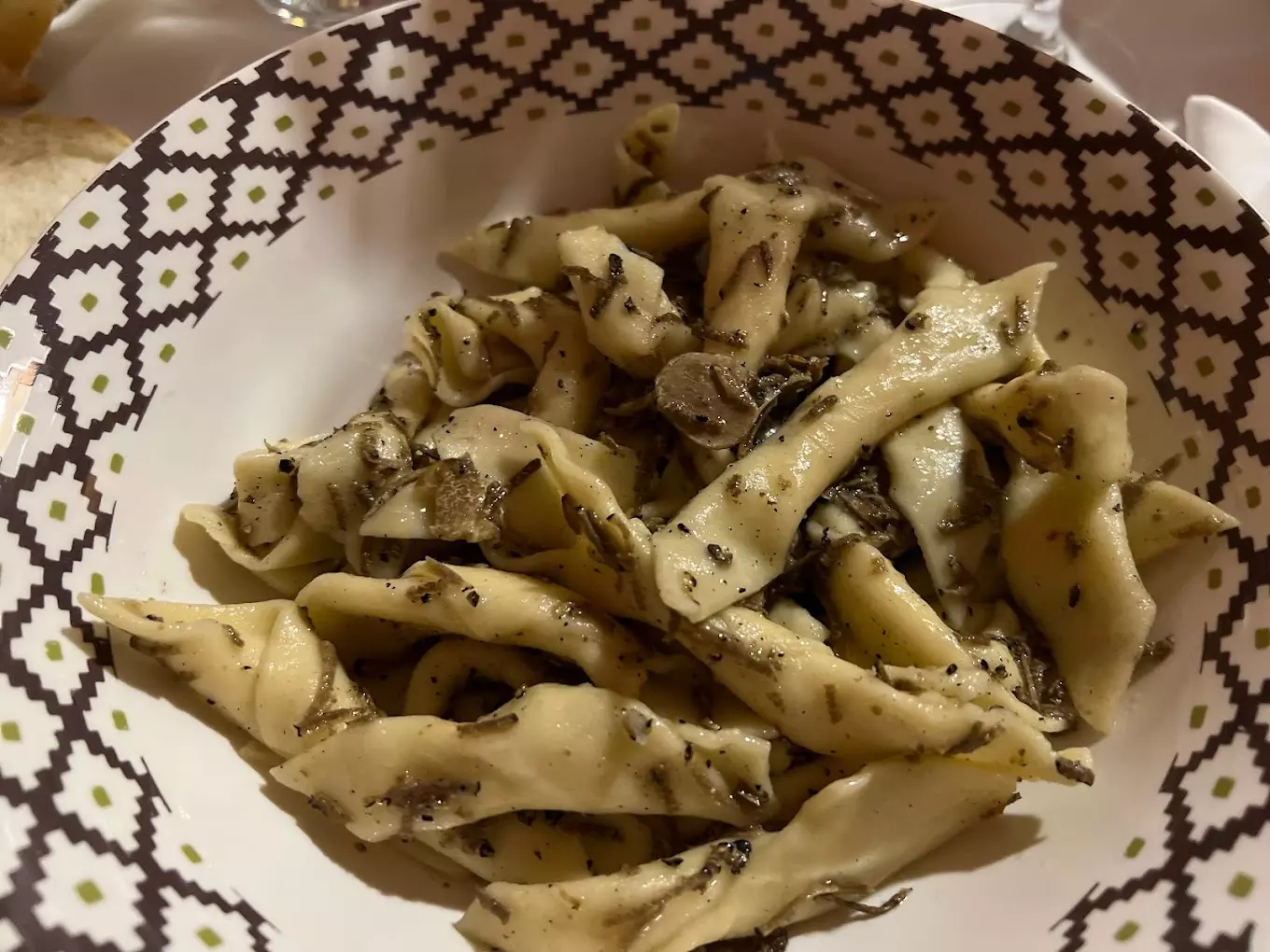 Kvalitetna istarska kuhinja i jela od tartufa u Gradinju, Livade