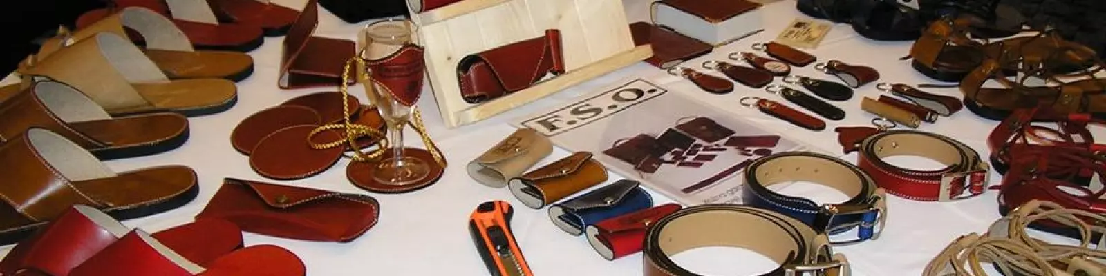 Kožna_galanterija,jelovnici,remeni,suveniri,privjesci,srednjovjekovna_oprema_za_viteze,Oroslavlje Kožna_galanterija,jelovnici,remeni,suveniri,privjesci,srednjovjekovna_oprema_za_viteze,Oroslavlje