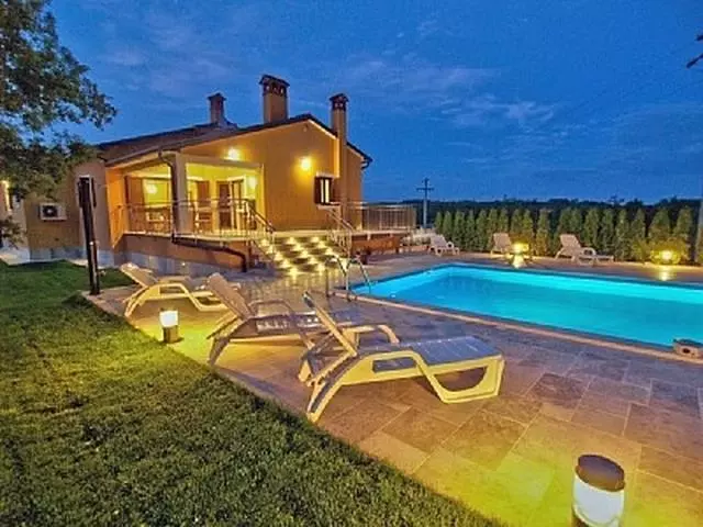 Krovopokrivačkiradoviiizradažljebova,Pazin2