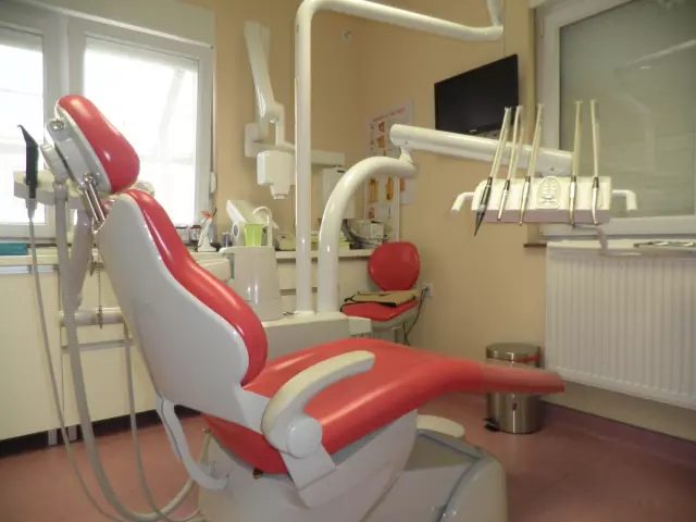 Kvalitetnaestetskastomatologijauzoralnukirurgiju,Vukovar