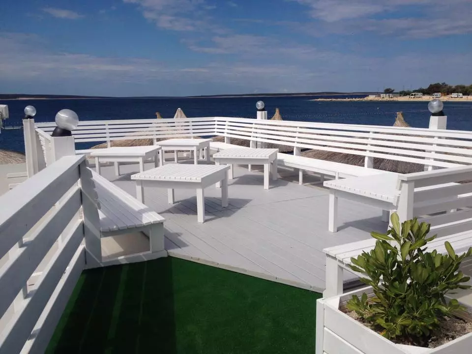 Beach bar u blizini mora grad Šimuni, Hrvatska