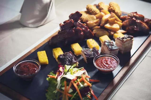 Leskovačkiroštilj,pečenajanjetina,dnevnaponudajela,Zagreb Leskovačkiroštilj,pečenajanjetina,dnevnaponudajela,Zagreb