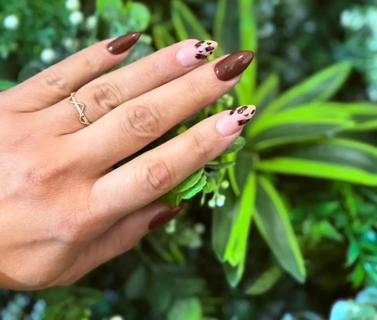 Suha pedikura i ugradnja noktiju Ugradnja noktiju i suha pedikura u Slavonskom Brodu