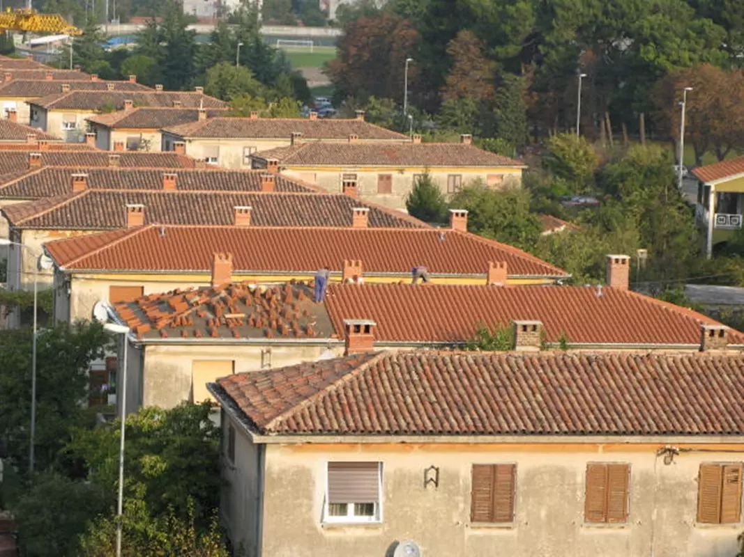 Limarski rad na krovištima Limarski radovi na krovištu grad Labin