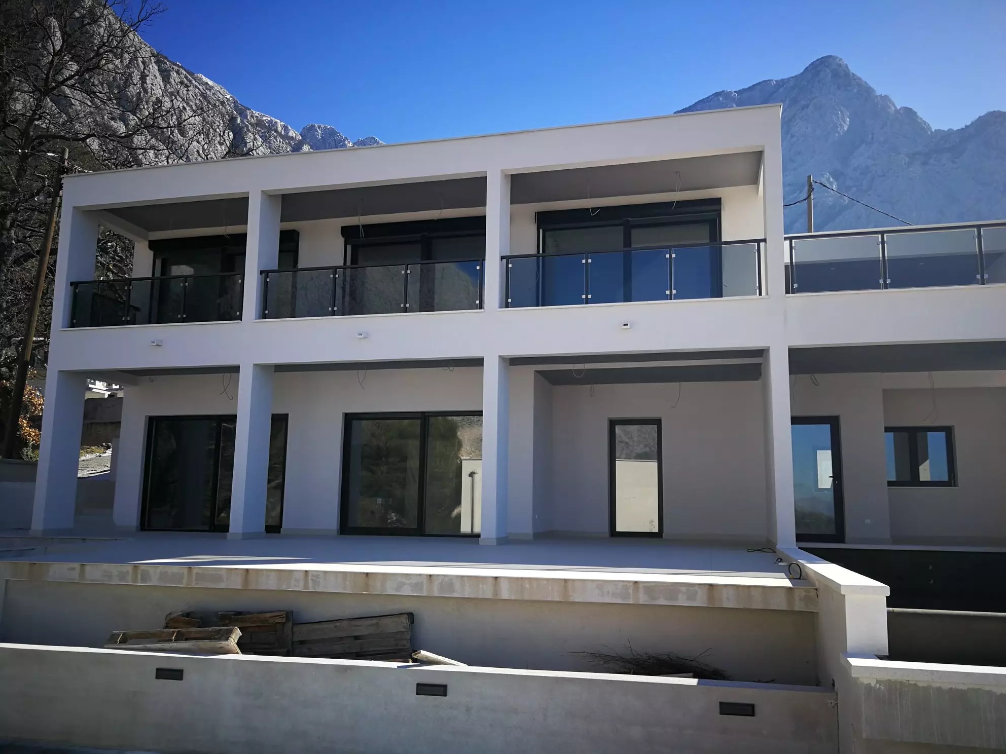 Maloprodaja okova i ručki Makarska, Hrvatska