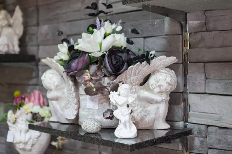 Izrada nadgrobnih spomenika i prijevoz pokojnika u Otočcu