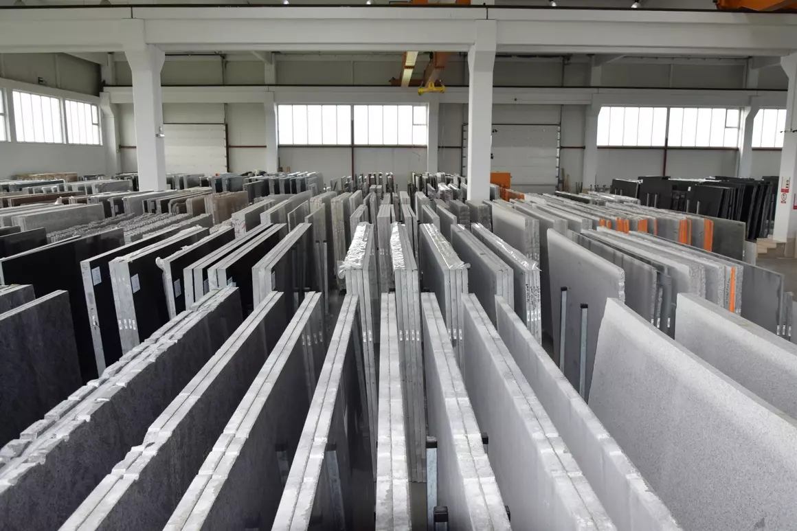 Uređenje eksterijera mramorom i granitom Križ 