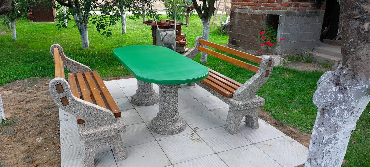 Betonske vaze za cvijeće u Dekanovecu