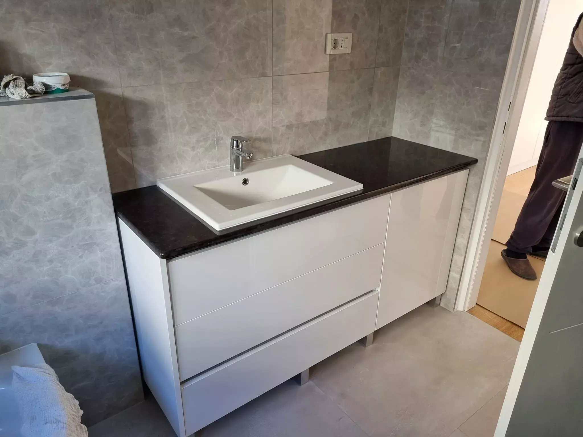 Kupaonski namještaj po mjeri u Zadru, RH