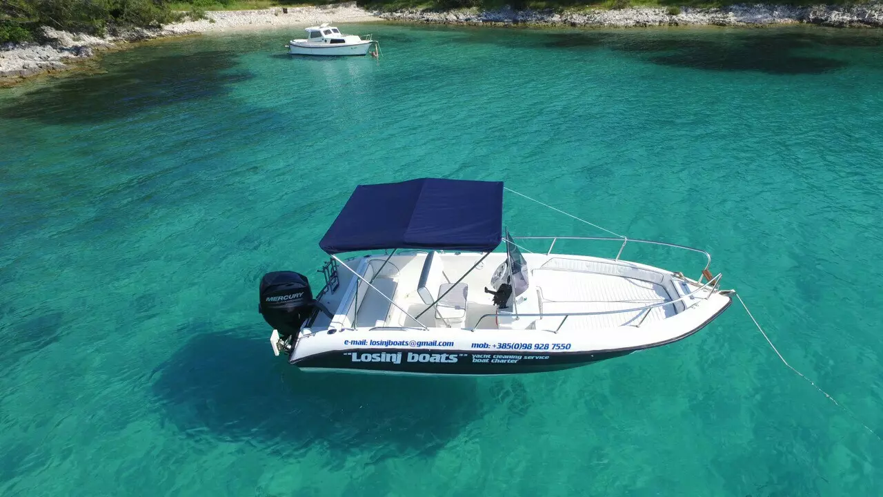 Najam_svih_vrsta_plovila_i_glisera_Mali_Lošinj_Cres Najam_svih_vrsta_plovila_i_glisera_Mali_Lošinj_Cres