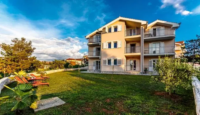 Najam apartmana uz lokal brze prehrane u Malinskoj