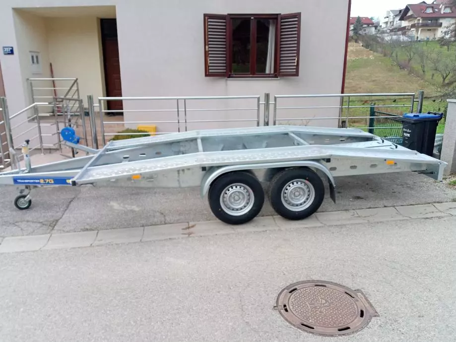 Najam auto prikolice za B kategoriju Zagreb u Hrvatskoj