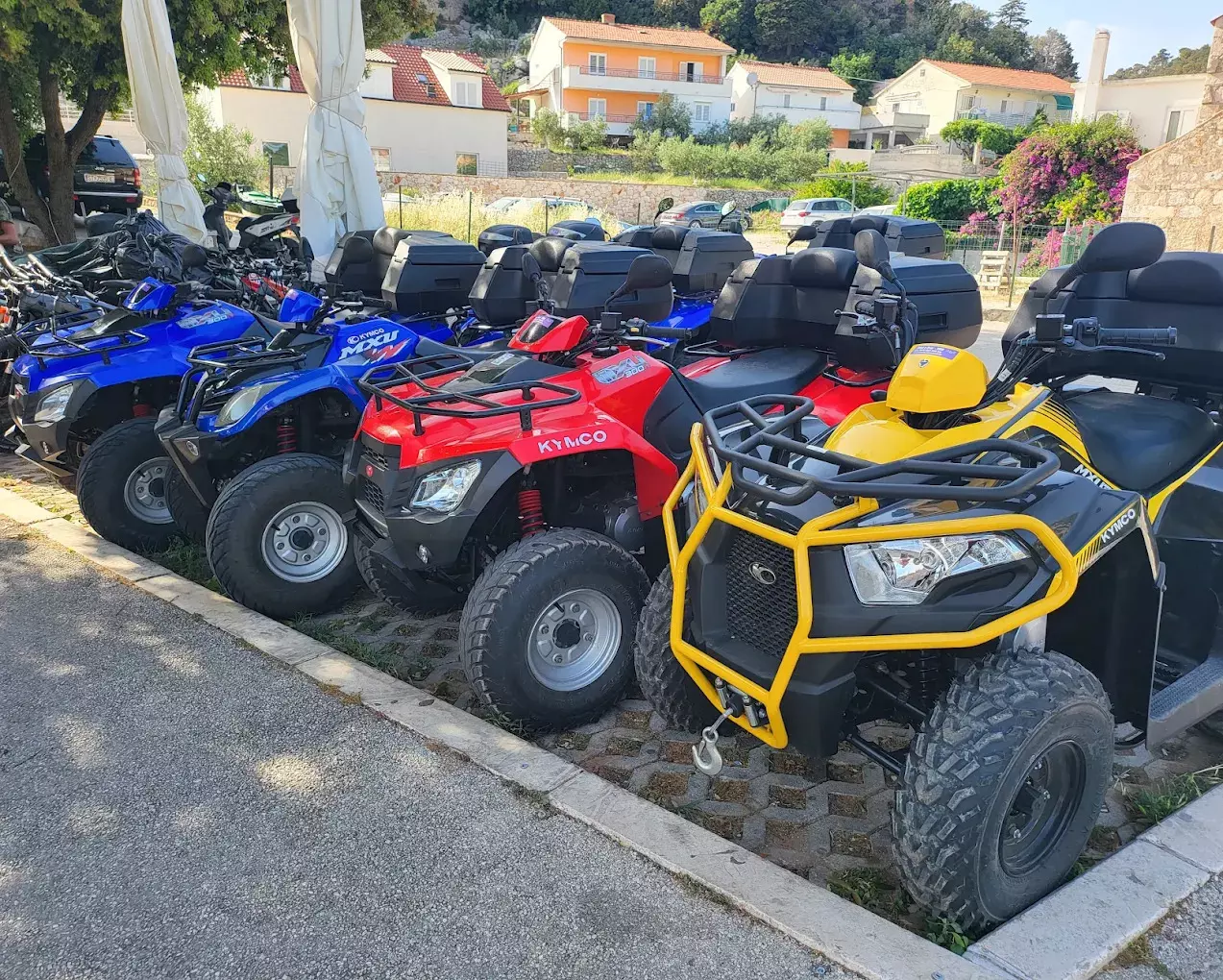 Vožnja quad motora Najam quad motora grad Hvar