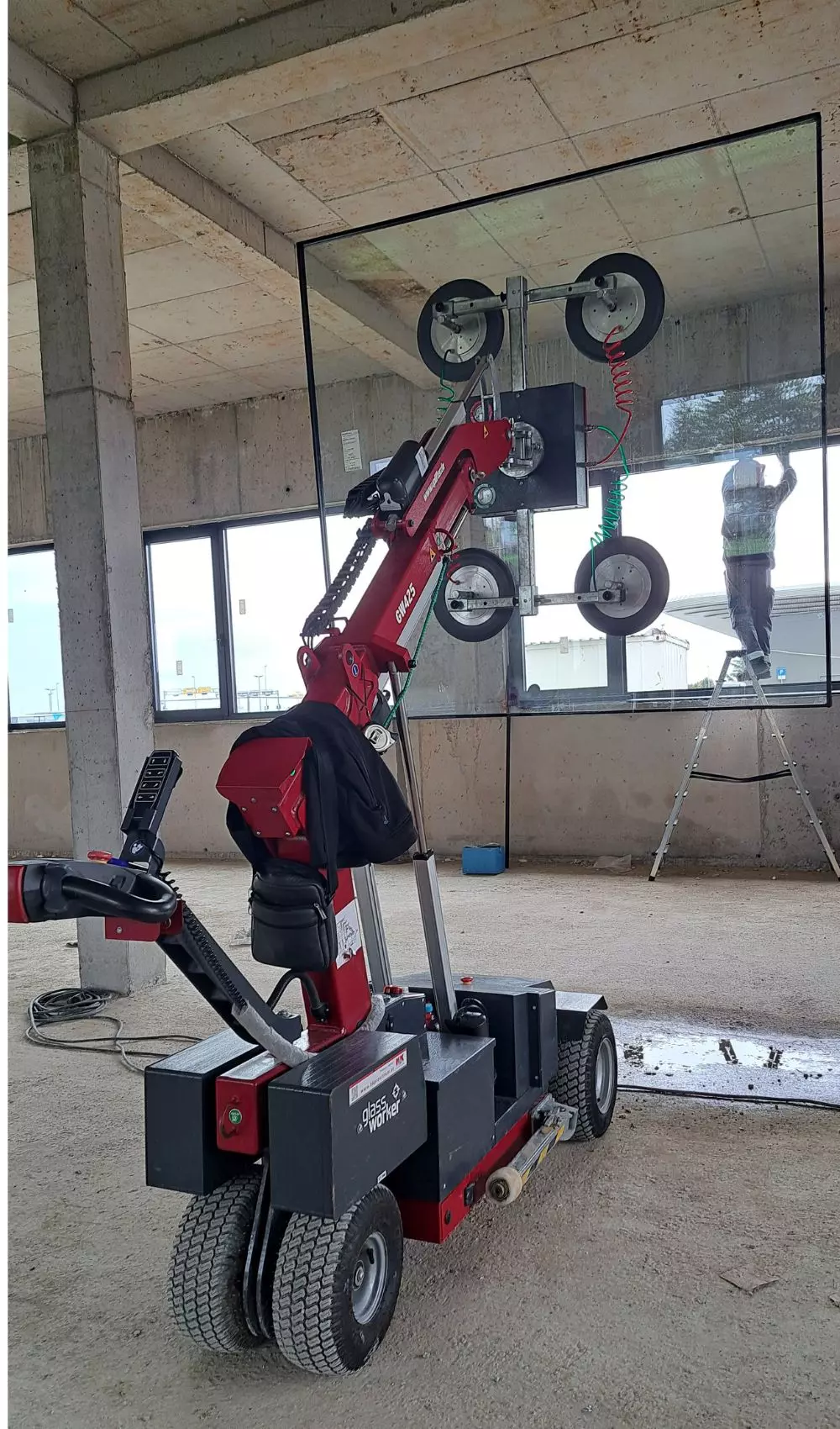 Najam robota za montažu stakla Zagreb Najam robota za montažu stakla Zagreb