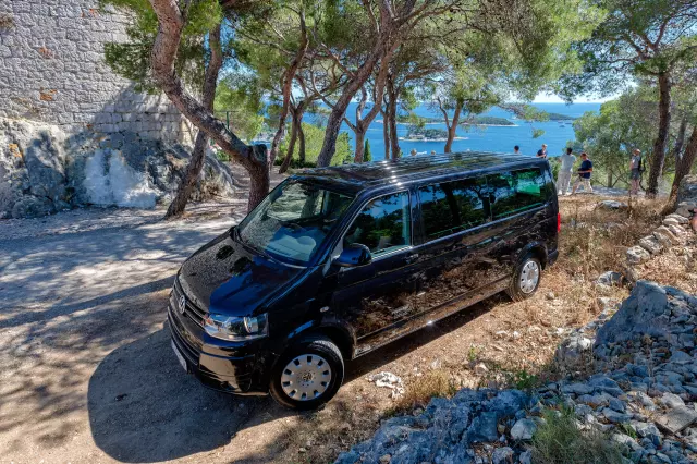 Najkvalitetnijismještaj,izleti,najamvozilaiplovila,Hvar