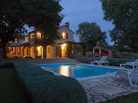 Nekretnine,prodajaiposredovanje,turizam,Poreč