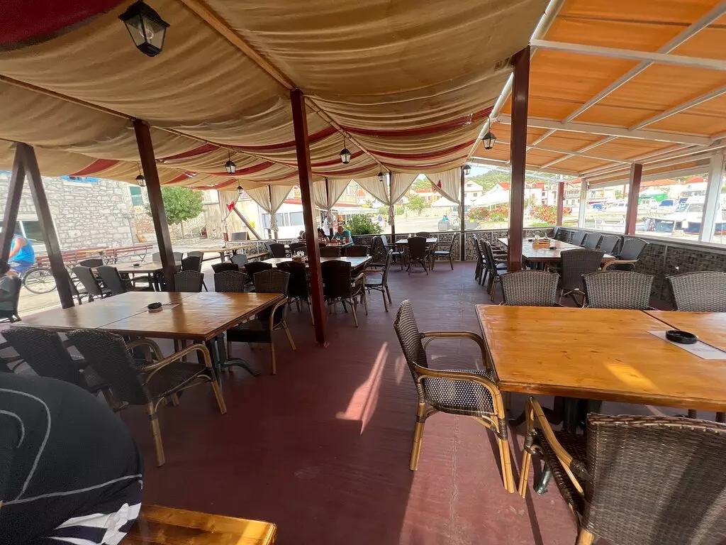 Mesni i riblji restoran na Kaprijama, Hrvatska