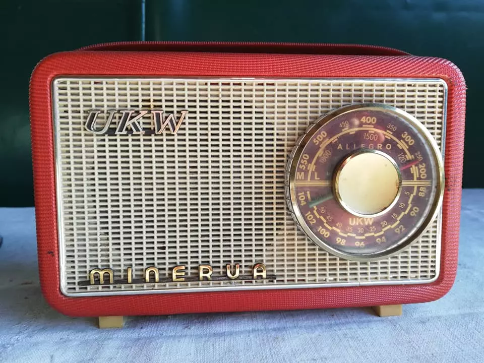 Virtualna kolekcija radio aparata RH