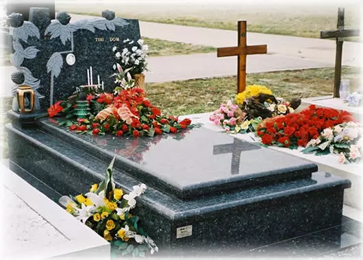 Izrada nadgrobnih spomenika i stepenica od kamena Križevci u RH