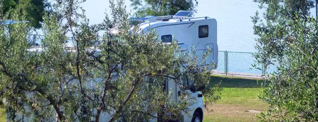 Ljetovanje u kampu na moru, smještaj Ljetovanje u kampu Seget Donji, Hrvatska