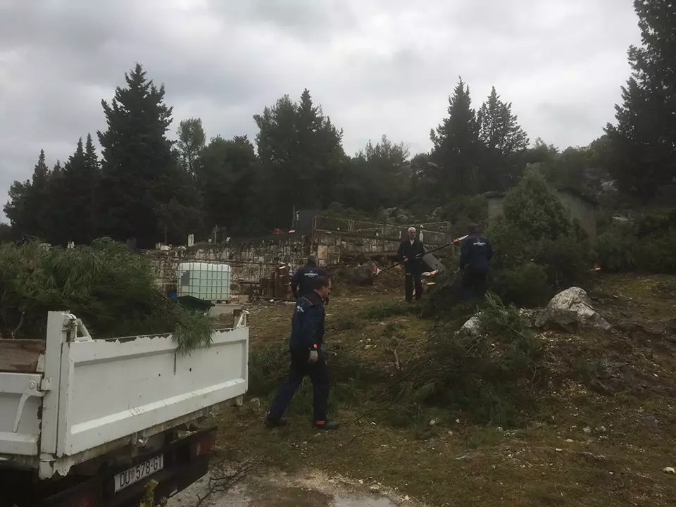 OdvozideponiranjeotpadasapodručjaGradaPločaiOpćineGradac