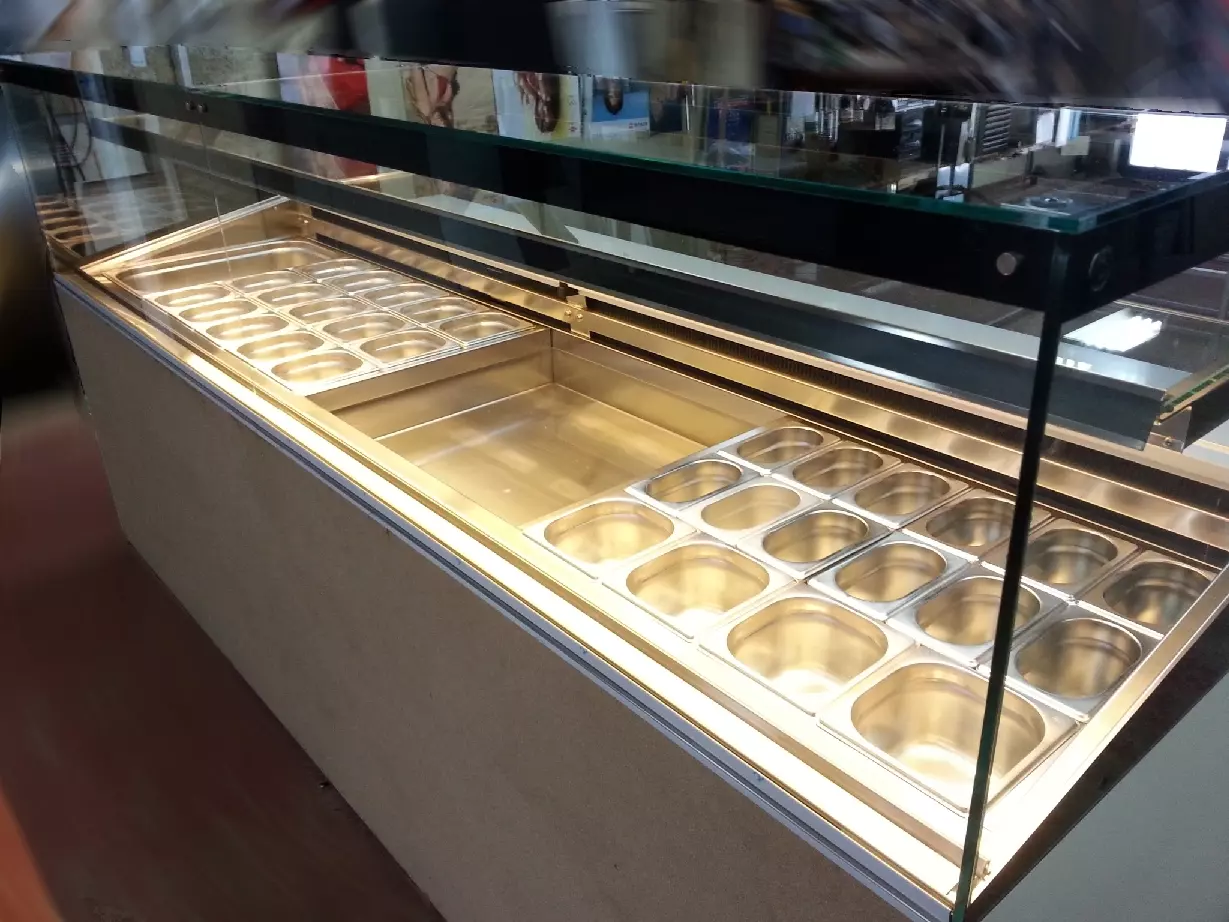 Oprema_za_dućane,ugostitelje,rashladne_vitrine,police_i_pultevi_za_trgovine,mesnice,slastičarne,Zagreb Oprema_za_dućane,ugostitelje,rashladne_vitrine,police_i_pultevi_za_trgovine,mesnice,slastičarne,Zagreb