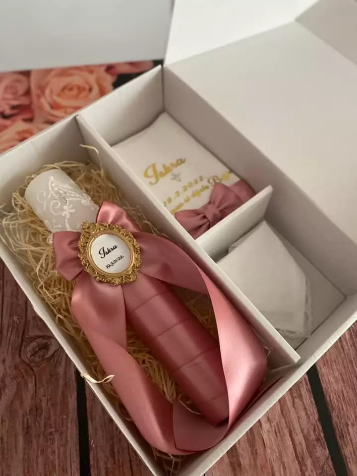 Personalizirane_krsne_svijeće_Hrvatska