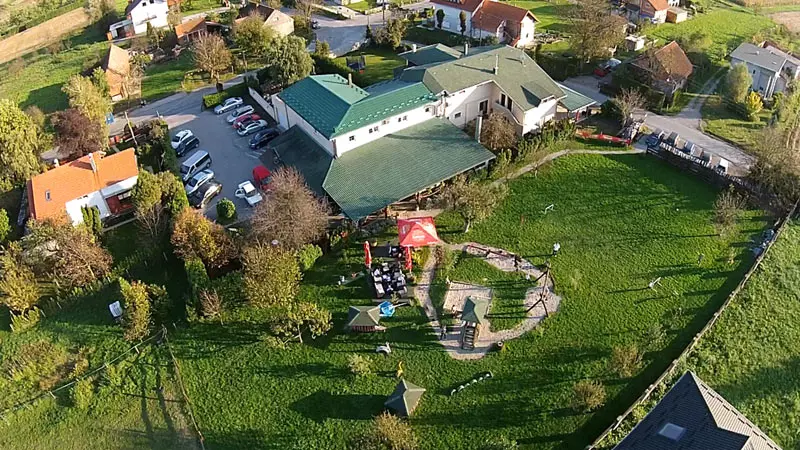 Pizze i jela s roštilja Hrvatski Leskovac u RH