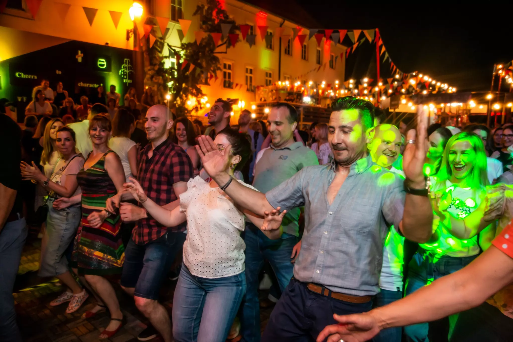 Tečaj salse Zagreb, RH