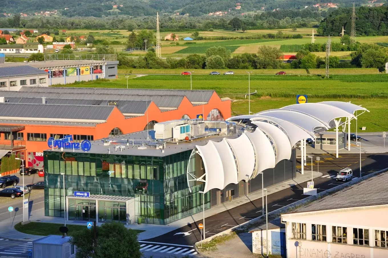 Poslovni prostori za najam Zabok, RH