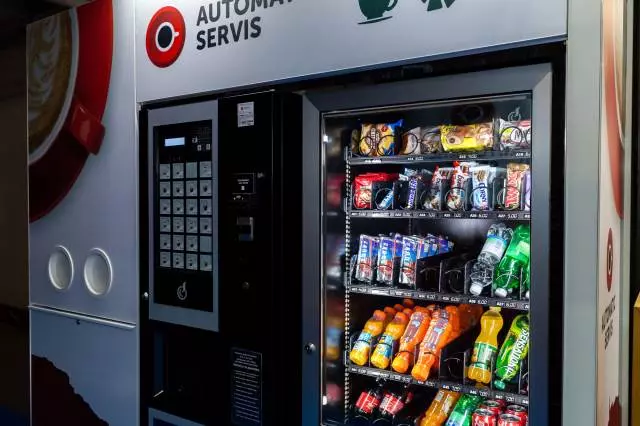 PostavljanjeaparatazahladnenapitkeIstarskažupanija,Hrvatska3