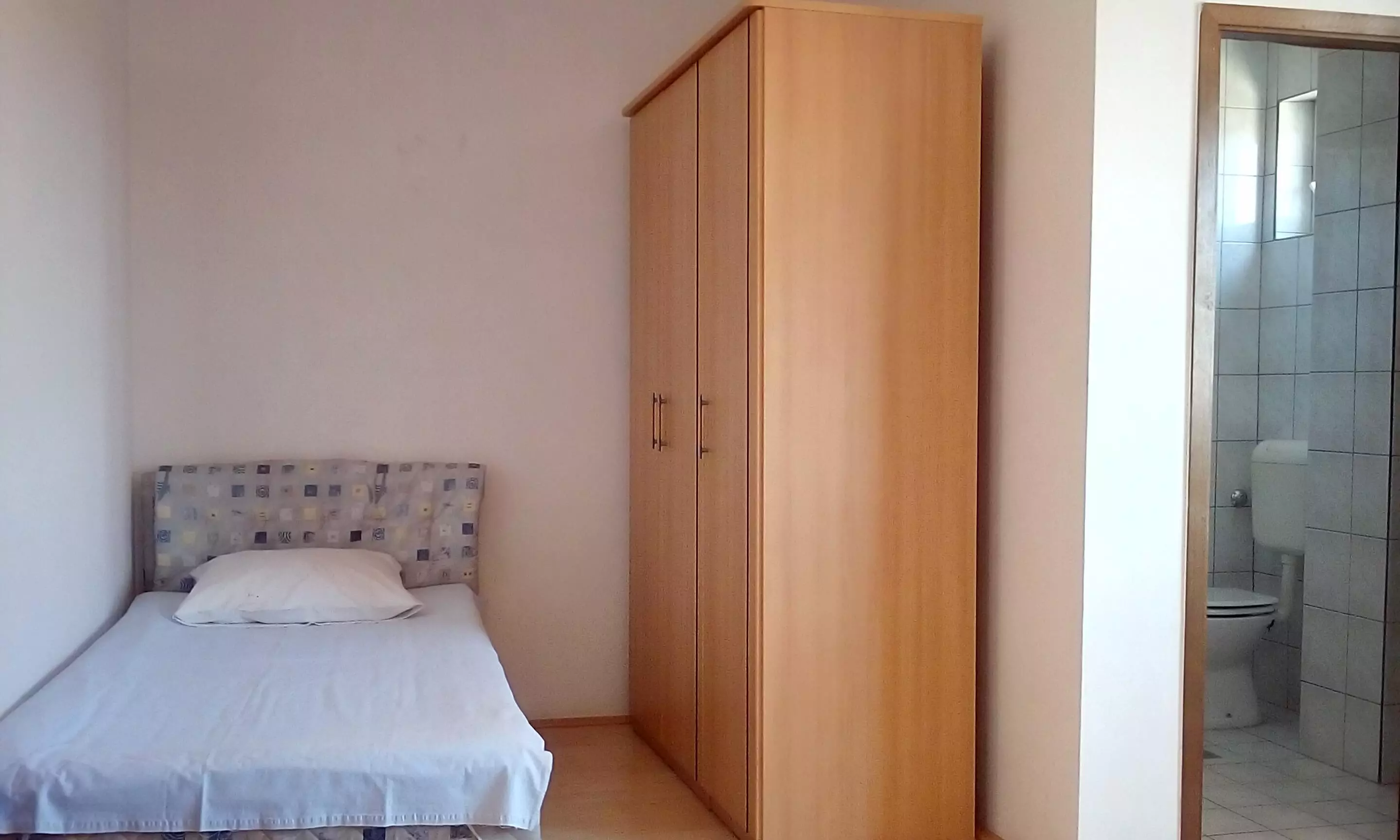 Povoljansmještaj,hotelisobe,Osijek,Osječko-baranjskažupanija5