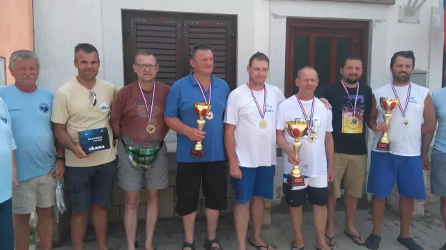 Prodajačlanskihdozvolaikarata,Plomin