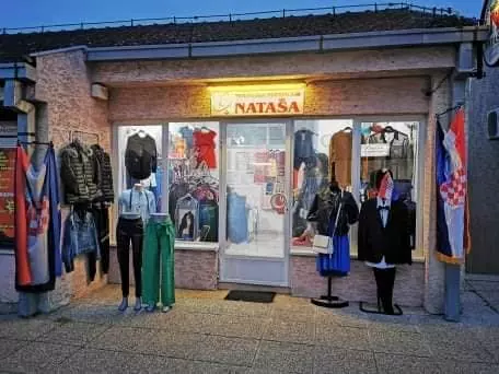 Prodajaženske,muškeidječjeodjeće,butikKriževci10