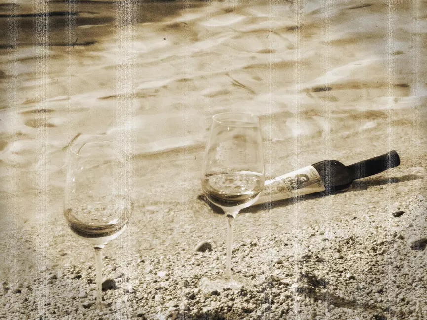 Prodaja_domaćeg_bijelog_vina_Korčula3