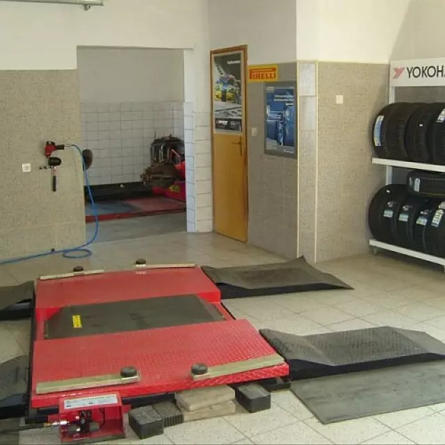 Prodajaguma,rezervnidijelovi,servisiranjevozila,Gospić,Ličko-senjskažupanija,Hrvatska3