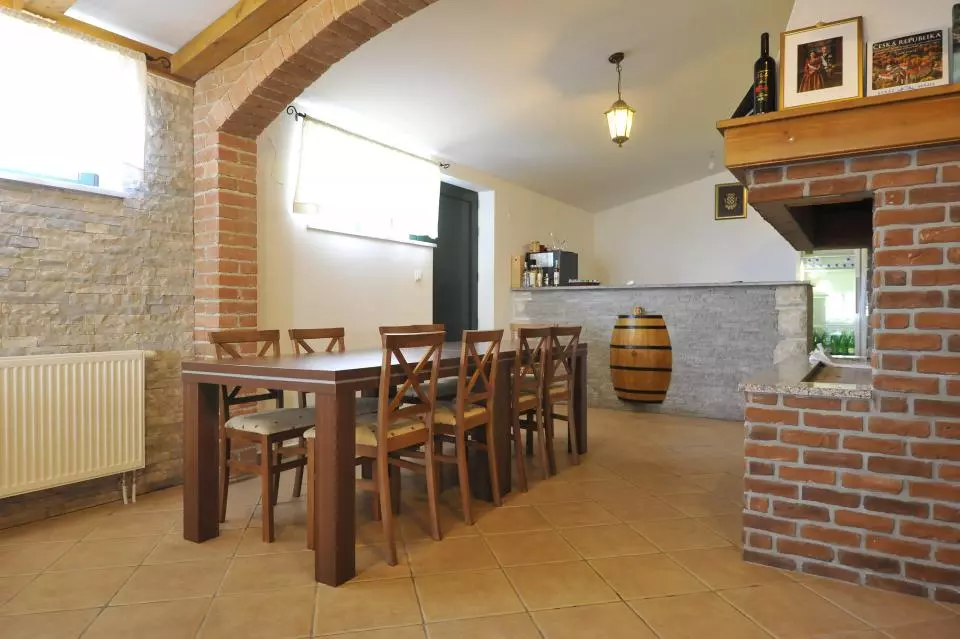 Prodajaikušaonicavina,Zadar3