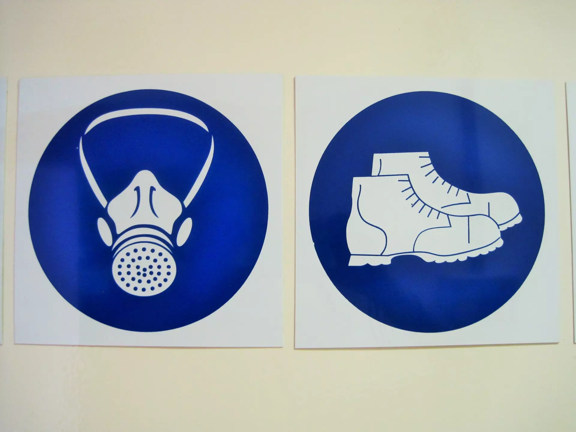 Prodajanaljepnica,prodajavatrogasneopreme,Vukovina,Zagreb3