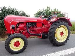 Traktor na cesti Prodaja rezervnih dijelova za traktore u gradu Osijeku