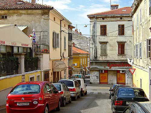 Prodajavrhunskihposlovnihprostora,Pula