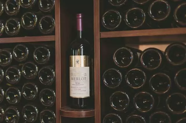 ProdavaonicaVinaMalinska6