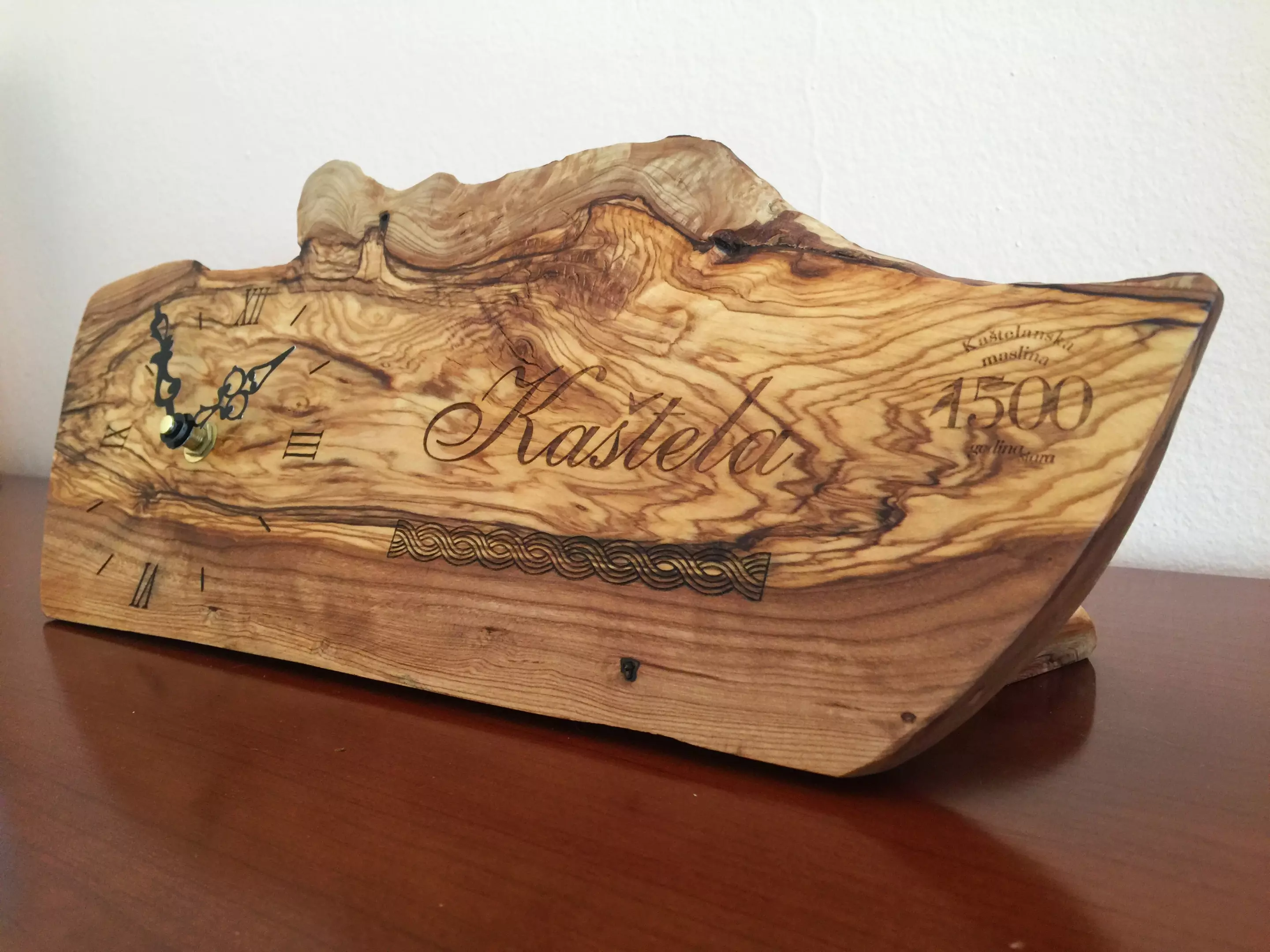 suveniri Proizvodnja i prodaja unikatnih uporabnih suvenira od maslinovog drveta