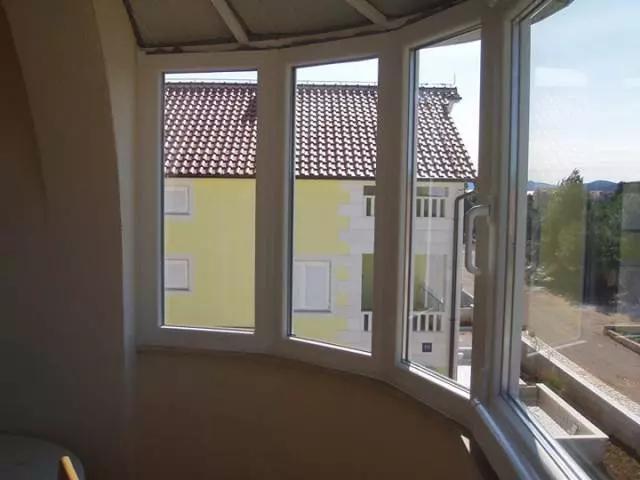 ProizvodnjaiugradnjaPVCdrveneialustolarijeprotuprovalnavrataSibenik1