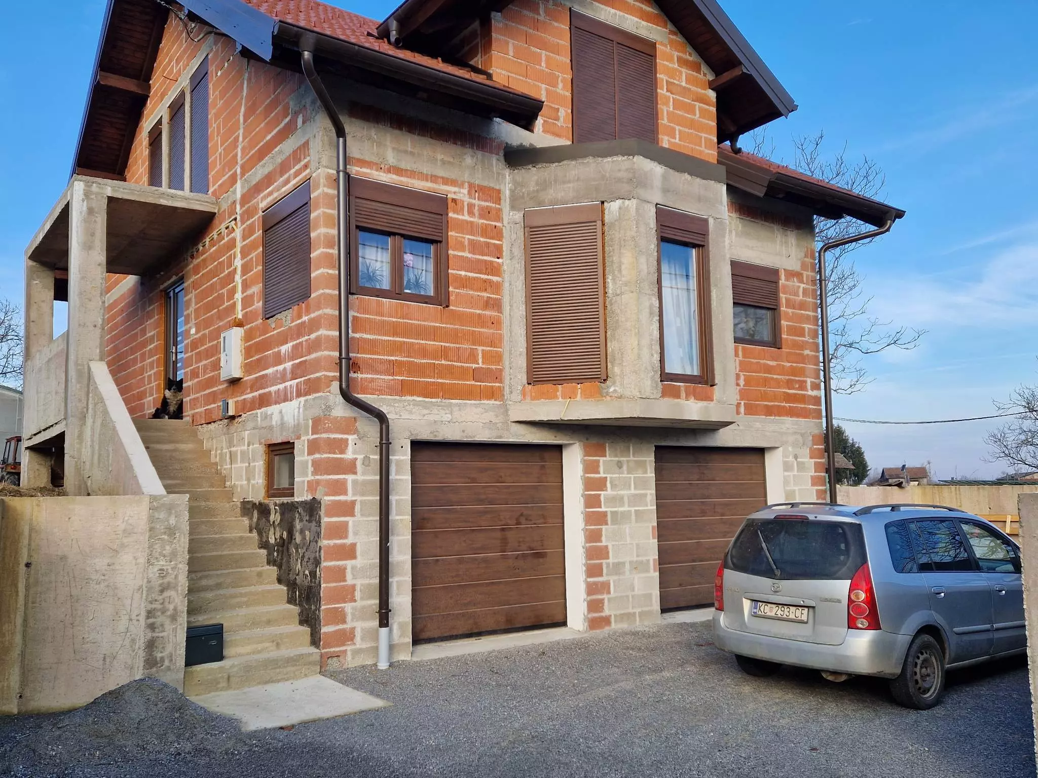 Garažna vrata Prodaja ulaznih i garažnih vrata Križevci