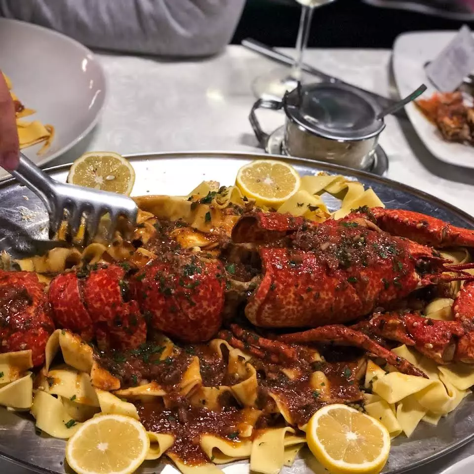 Bogat izbor jela i pića, Medulin, RH